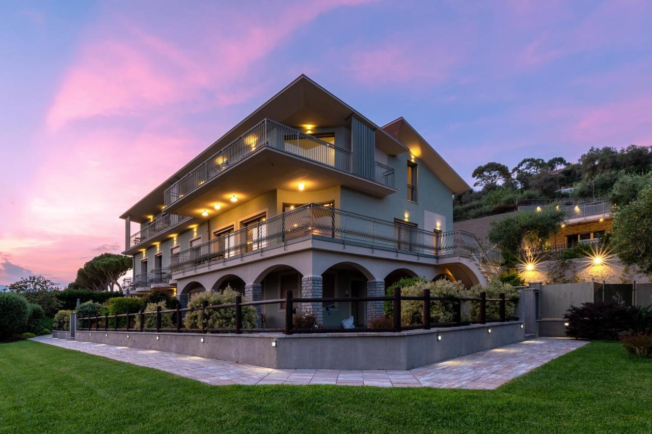 Villa Lea Imperia Exterior photo