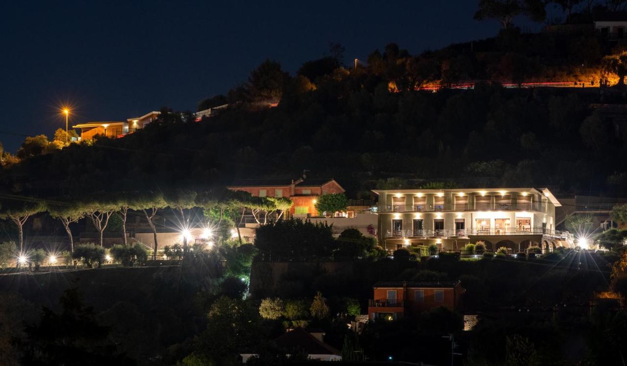 Villa Lea Imperia Exterior photo