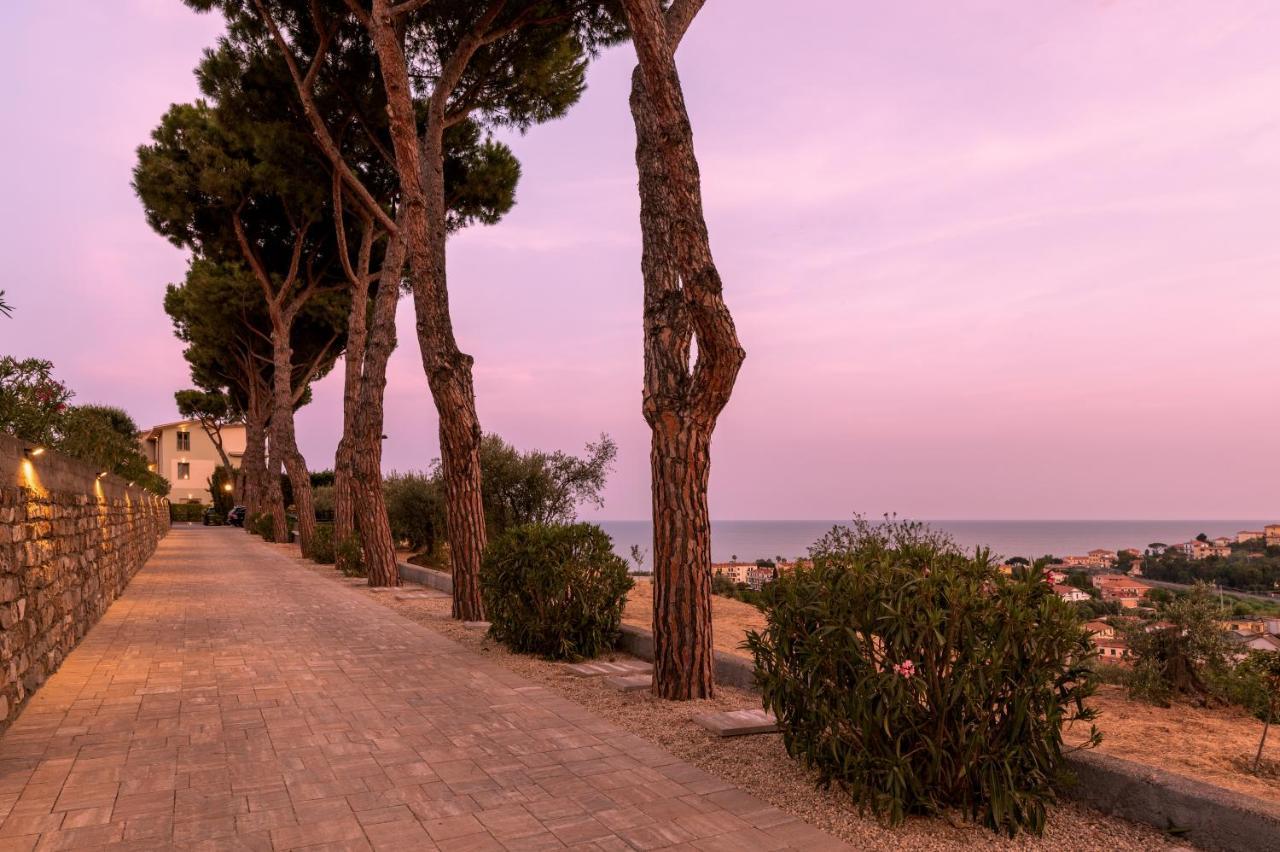 Villa Lea Imperia Exterior photo