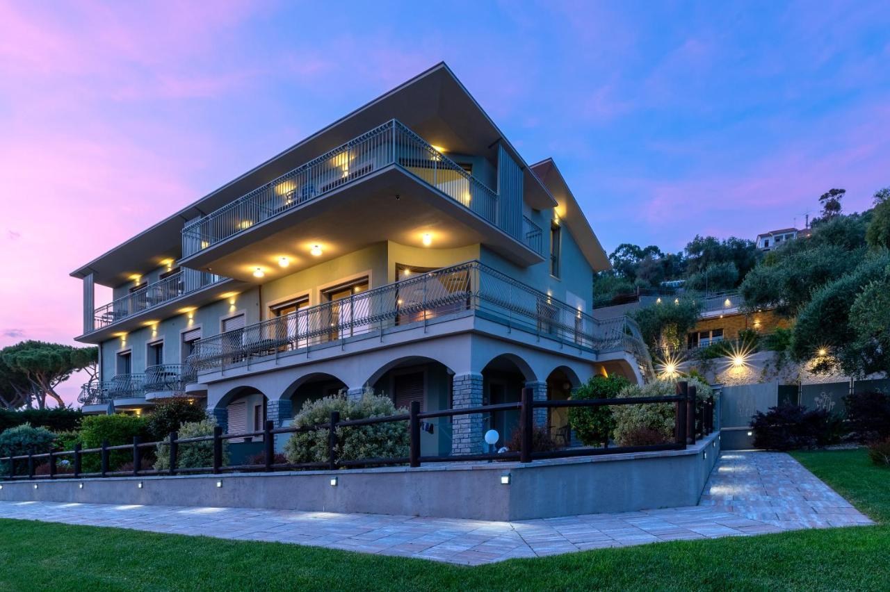 Villa Lea Imperia Exterior photo