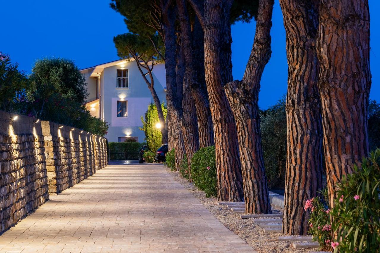 Villa Lea Imperia Exterior photo